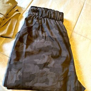 Lululemon joggers